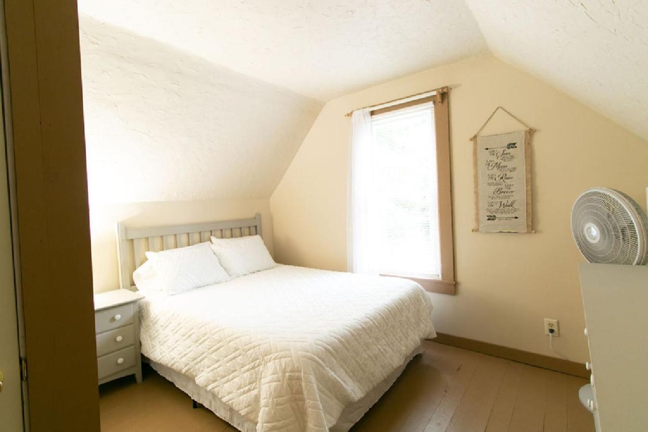 Downtown 2 Bedroom Cottage, Sleeps 6, Walking Distance To Honeywell, Downtown Restaurants, Shopping Wabash Dış mekan fotoğraf